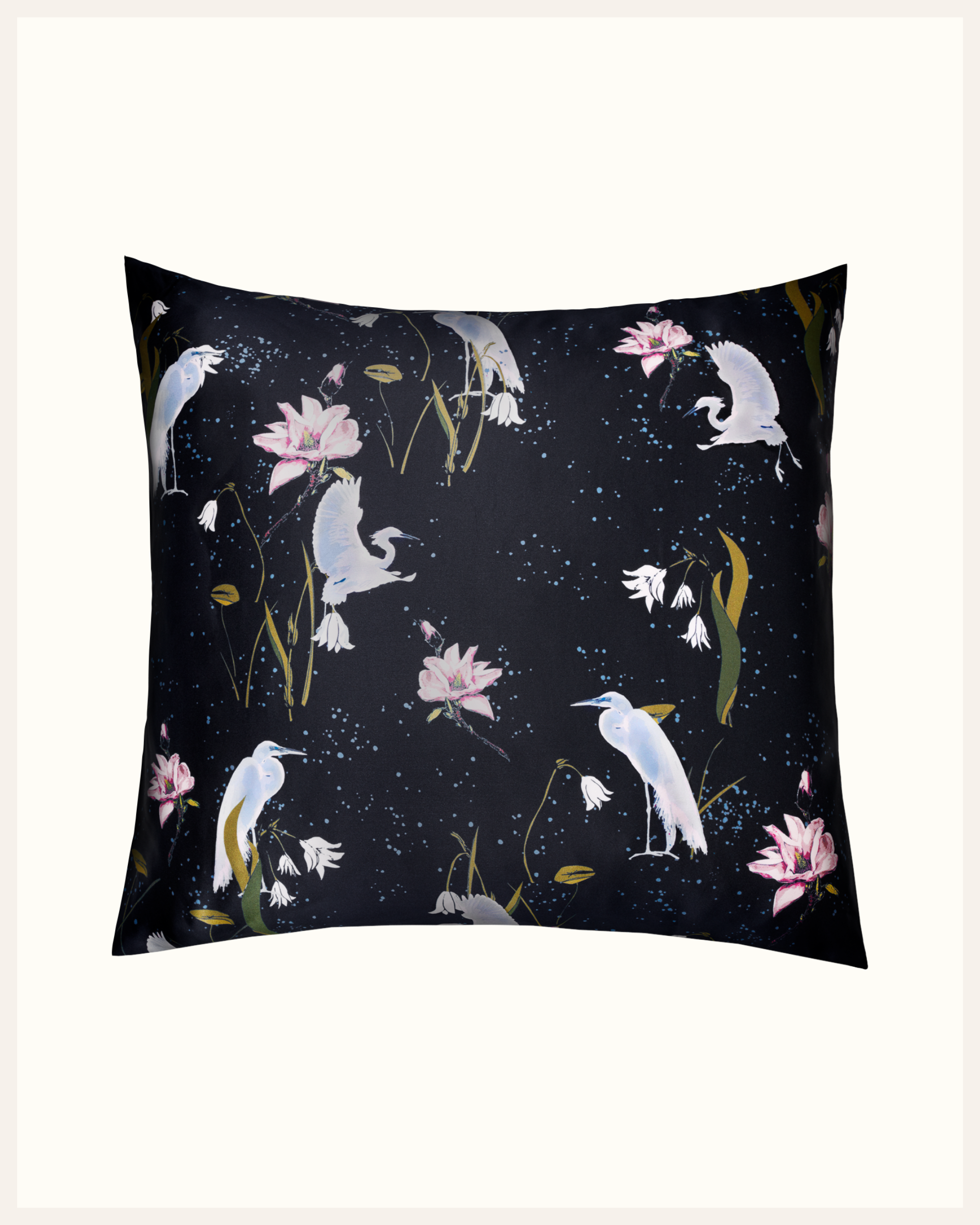 The Beauty Sleeper silk pillowcase in Leo Black 60x63 cm — keeps skin moisturised and hair smooth overnight